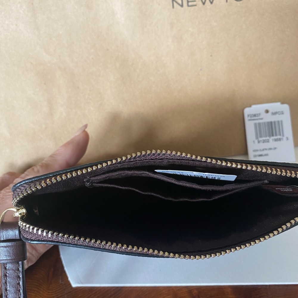 NWT- Authentic Coach Floral Canvas Wristlet - Picture 3 of 7